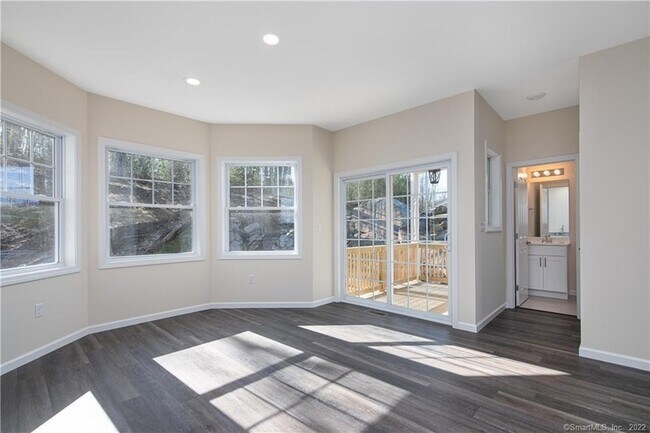 Building Photo - 27 Woodside Dr