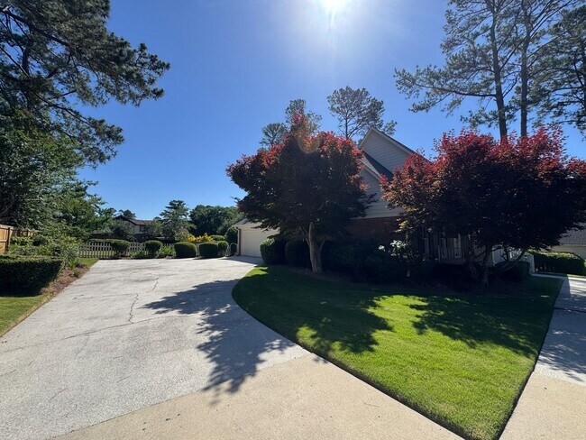 Foto del edificio - 138 Wood Creek Dr