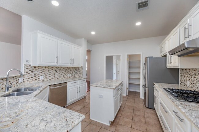 Foto del edificio - 20417 Kearney Hill Rd