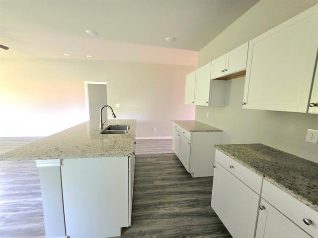 Building Photo - 1024 Springview Ln