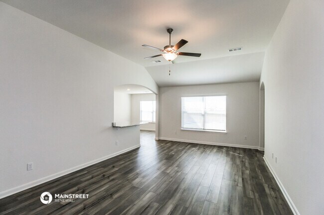 Building Photo - 409 Trinity Trail