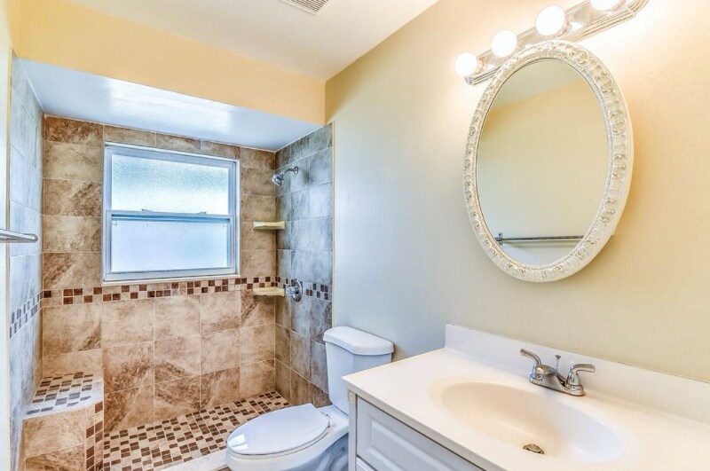 Foto principal - 6427 Summit Dr