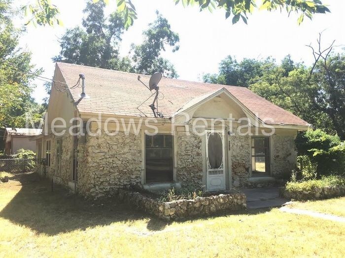 Primary Photo - 200 N Walnut St