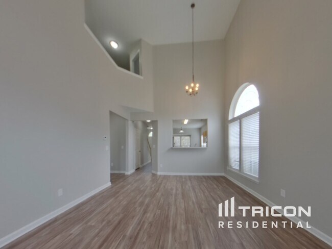 Building Photo - 13605 Waterplace Ln