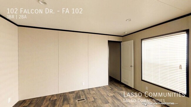 Building Photo - 102 Falcon Dr