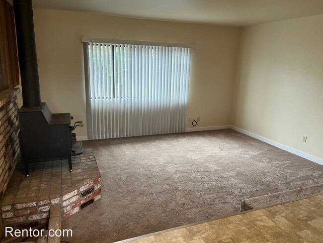 Foto del edificio - 3 br, 2 bath House - 1720 Felix Ave