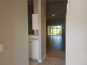 Building Photo - 331 NE 24th Ave