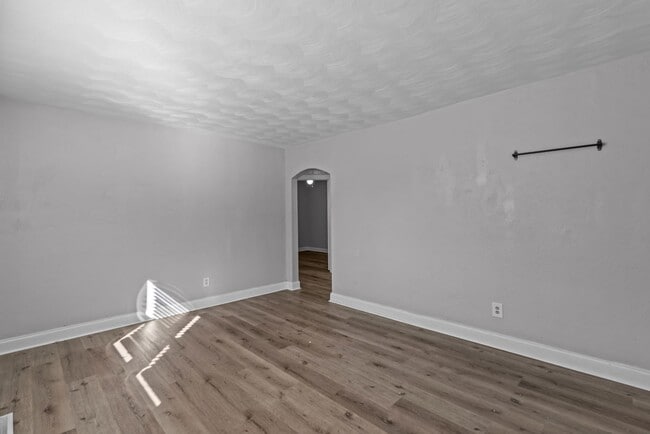 Building Photo - 414 San Antonio Blvd