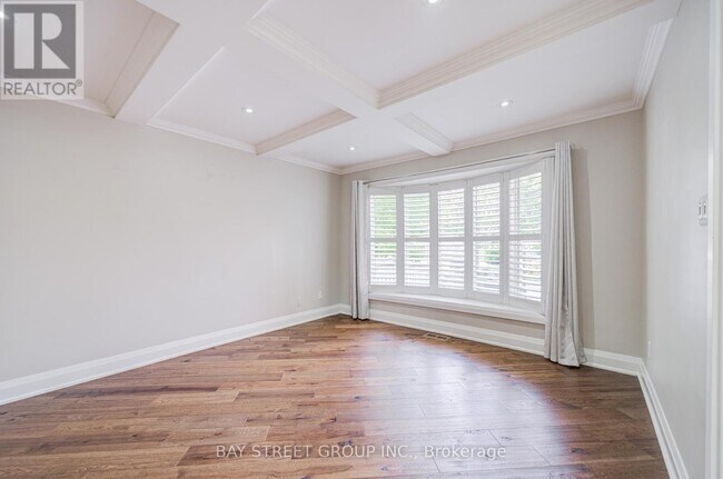 Building Photo - 500 Tipperton Crescent