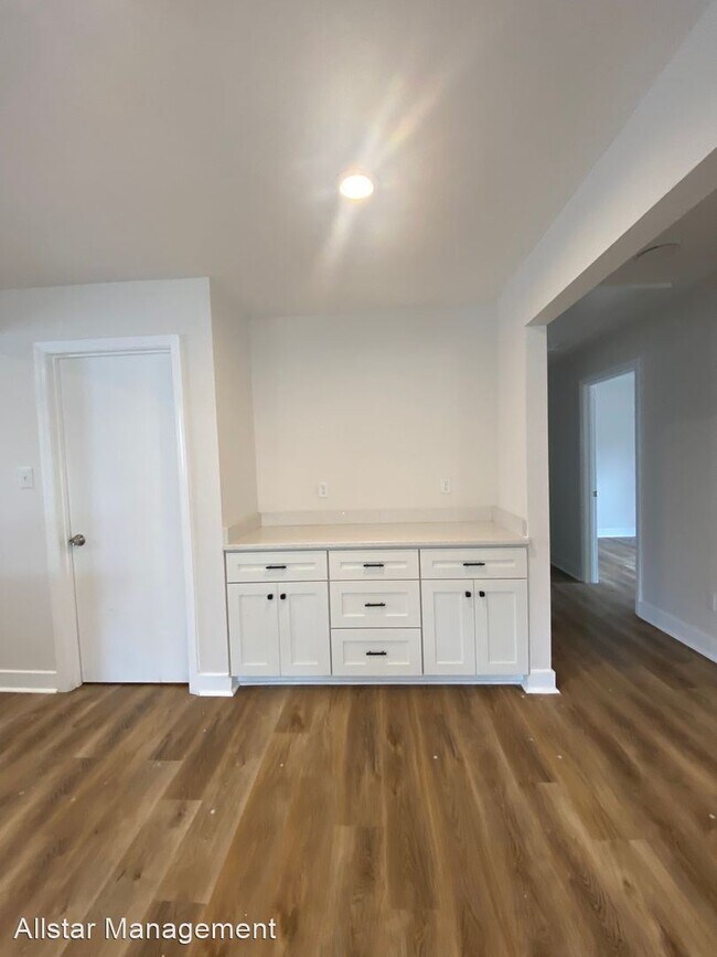 Foto del edificio - 3 br, 2 bath House - 788 N Merton Street