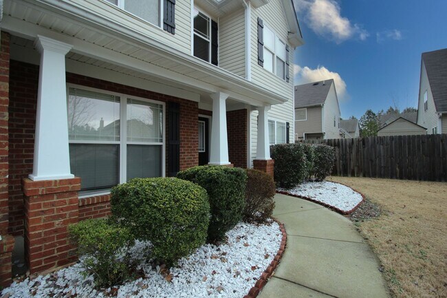 Foto del edificio - Walking distance to Downtown Sugar Hill!