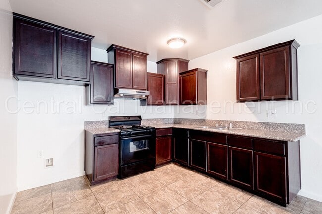 Foto del edificio - 703 N Street