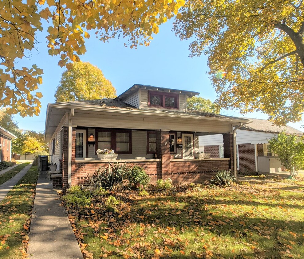 Primary Photo - Jenny Lane Duplex