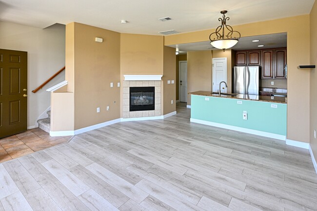 Building Photo - 15904 E Geddes Ln