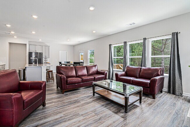 Foto del edificio - "Charming 4-Bed Home in Dallas, GA