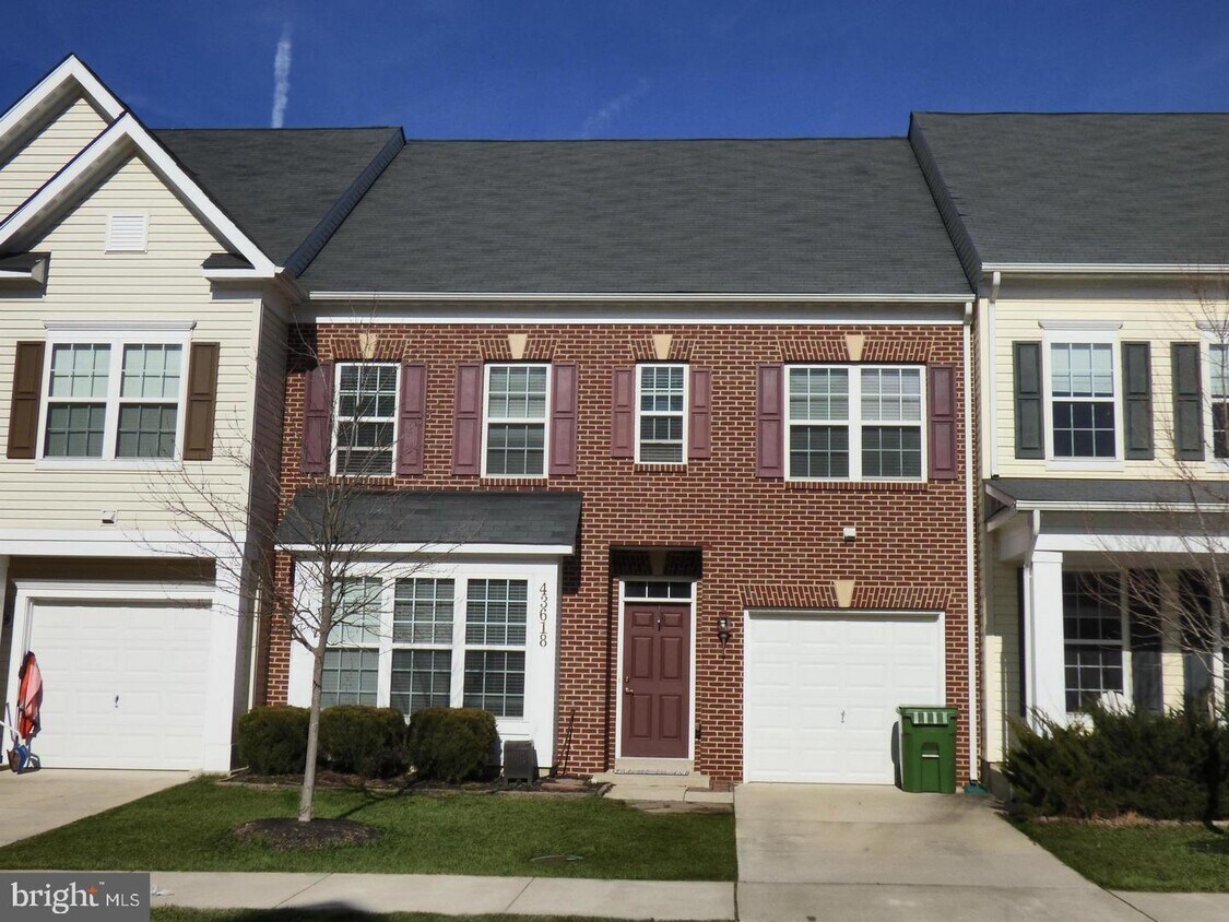 43618 Marguerite Street, California, MD 20619 Townhouse for Rent in