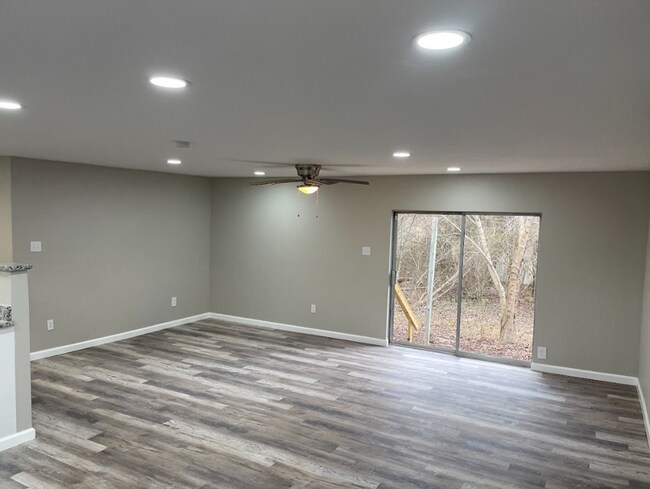 Foto del edificio - Beautiful 3 Bedroom 2 Bath Home! MOVE IN SPECIAL!