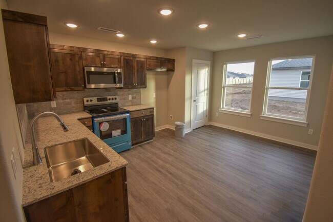 Foto del edificio - 3 Bedroom 2 Bathroom Home in  Farmington, ...