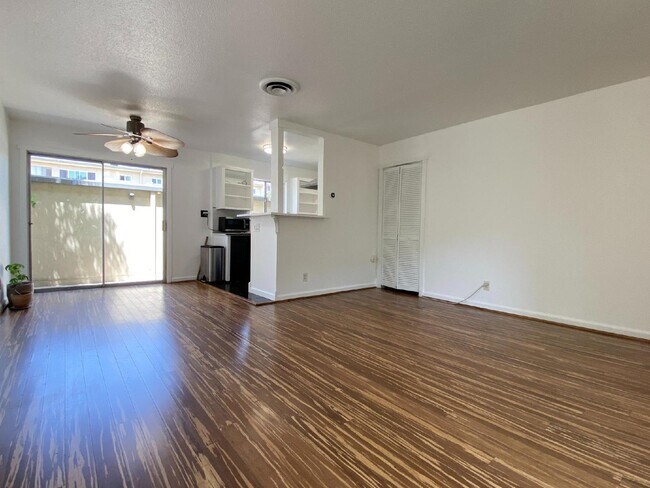 Building Photo - 2 + 1.5 Townhouse within a Gated Community...