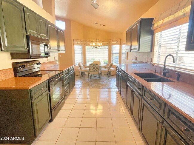 Foto del edificio - 7168 S Parkside Dr