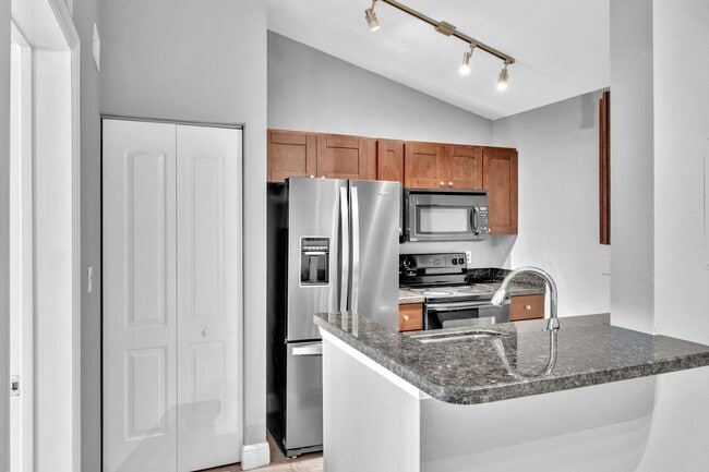Photo - 2881 N Oakland Forest Dr-307 Townhome