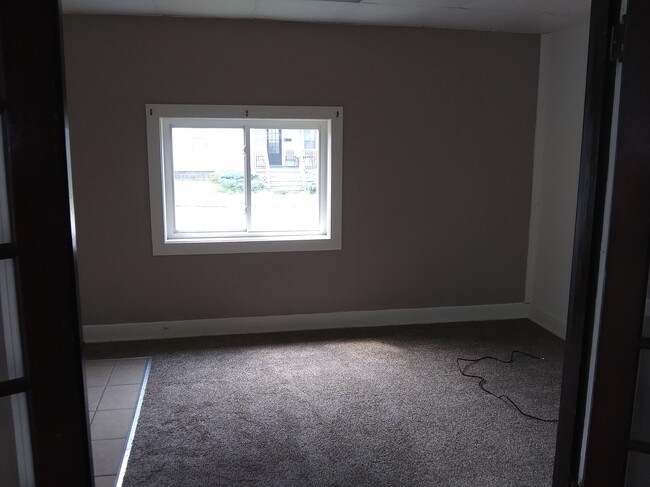 Sunroom/Possible 3rd Bdrm - 15 College Ave