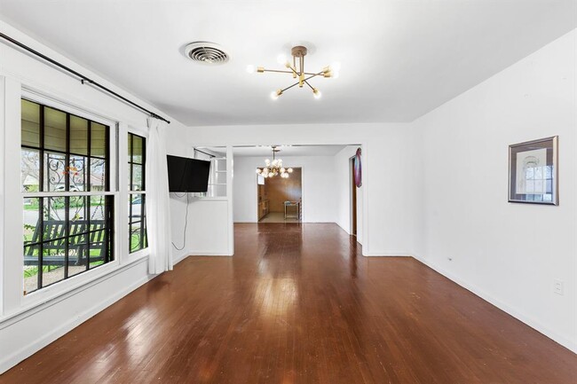 Foto del edificio - 803 Peach St