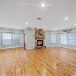 Building Photo - 123 E Margin Rd