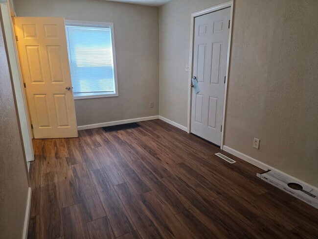 Foto del edificio - 2-Bedroom, 1-Bathroom Home with Basement – $1,200/Month | Accepting Section 8