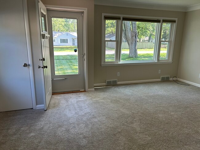 Living room - 3520 Iroquois Trl