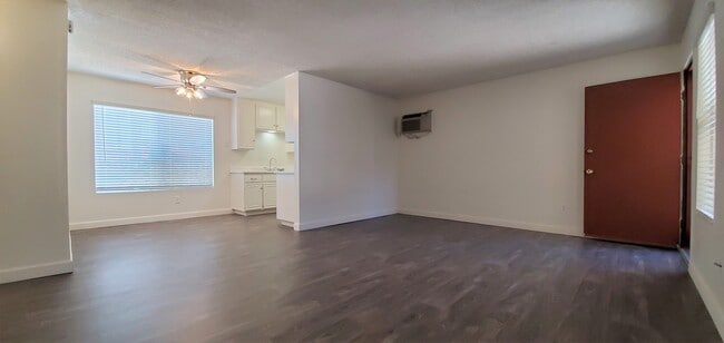 Interior Photo - Arizona Towers Apartments