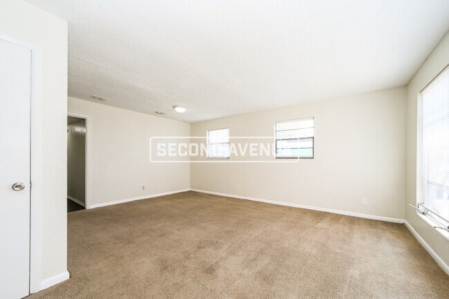 Building Photo - 9561 Norfolk Blvd