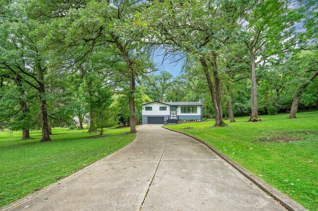 Foto del edificio - 1001 Oak Ln