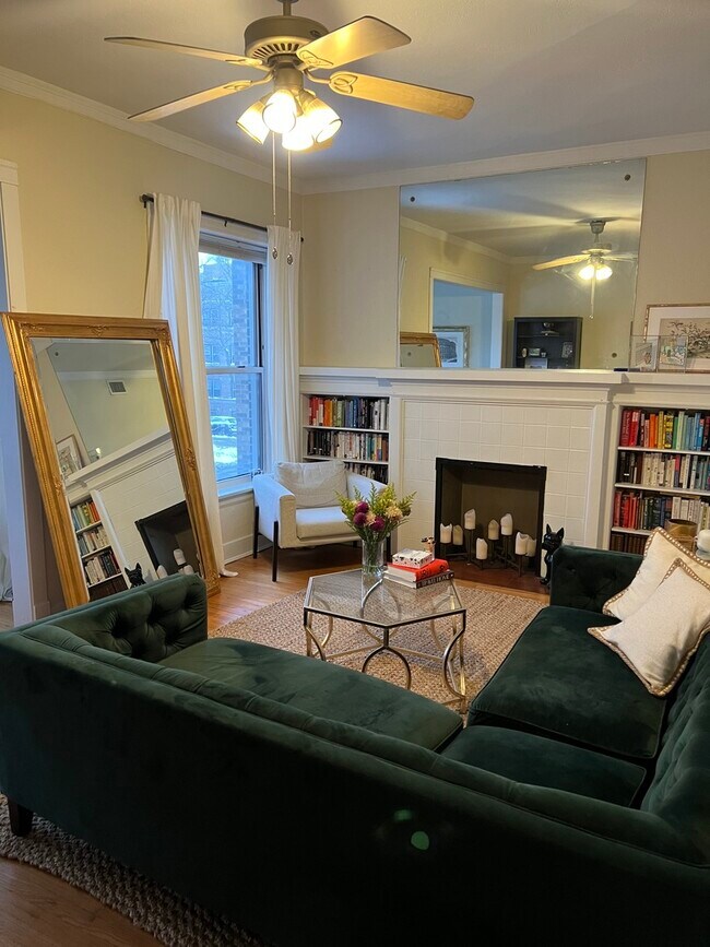 Foto del edificio - 1516 W Addison St