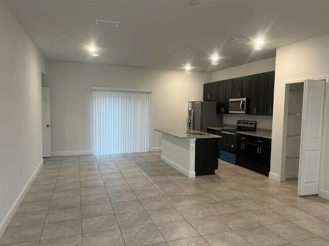 Foto del edificio - 2343 W Swanson Dr