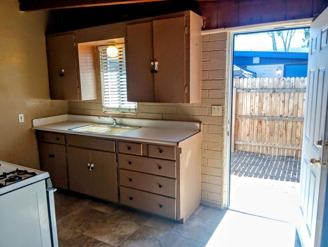 Foto principal - 3006 N Balboa Ave