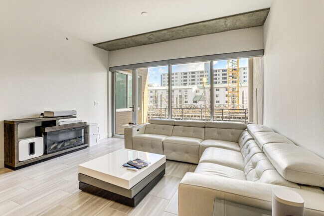 Foto del edificio - 332 Cocoanut Ave