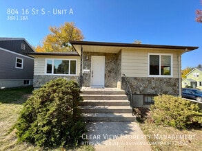 Building Photo - 804-816 16 St S