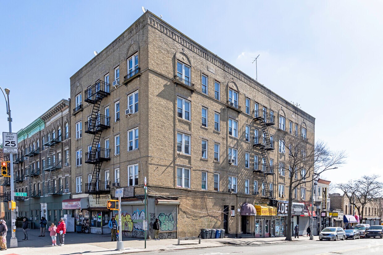 Primary Photo - 757 E 169th St
