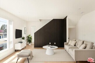 Building Photo - 2700 Fletcher Dr