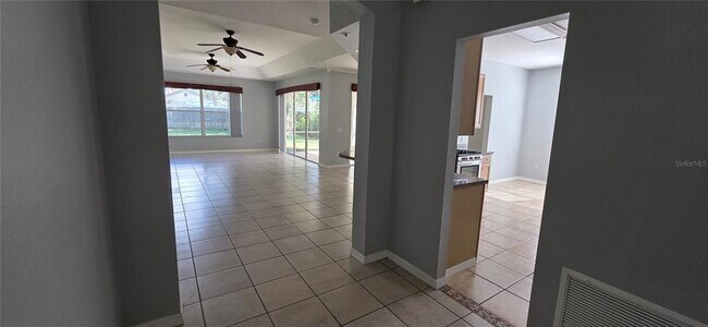 Foto del edificio - 1305 Lakehurst Way
