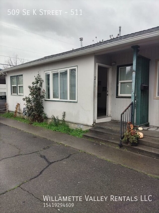 Primary Photo - Newly renovated 2bdrm/1bath duplex in Gran...