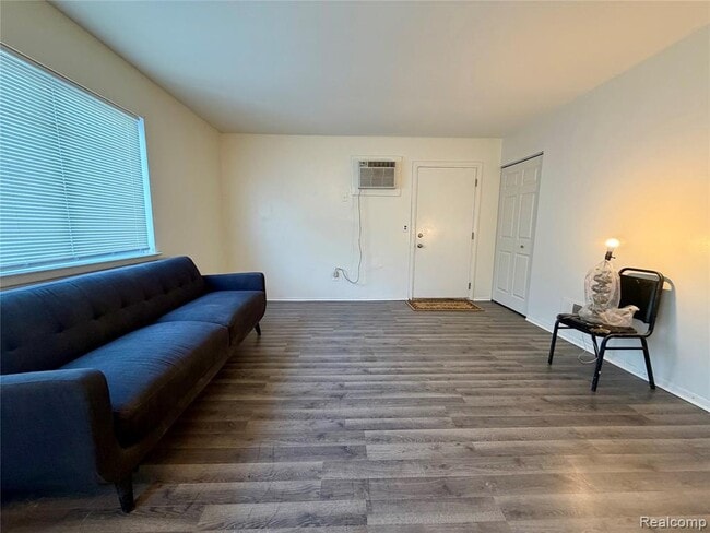 Foto del edificio - 20031 Hubbell Ave