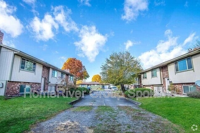 Building Photo - 3010 N Willow Rd