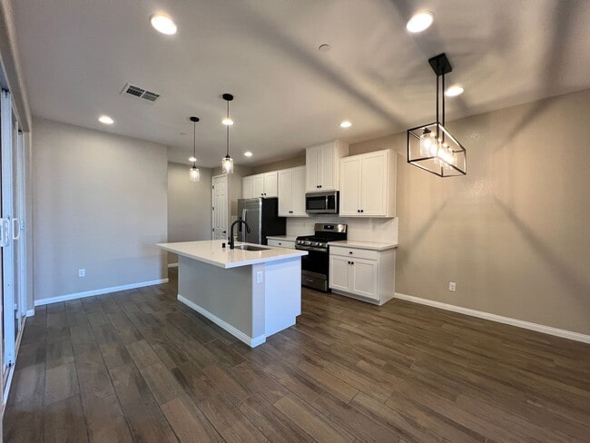 Foto del edificio - 534 Celebratory Pl