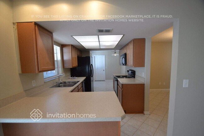 Building Photo - 8643 Tarragon Dr