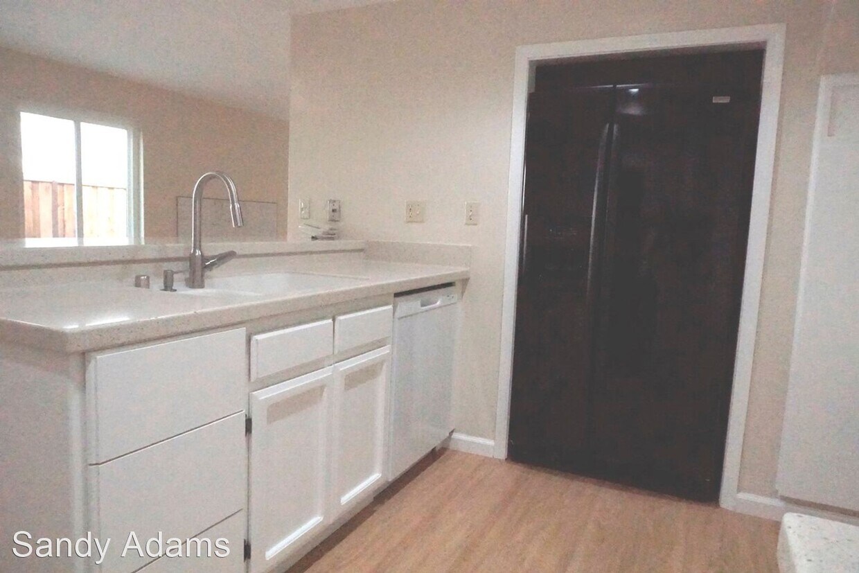 Foto principal - 3 br, 2.5 bath House - 3449 Homestead Rd
