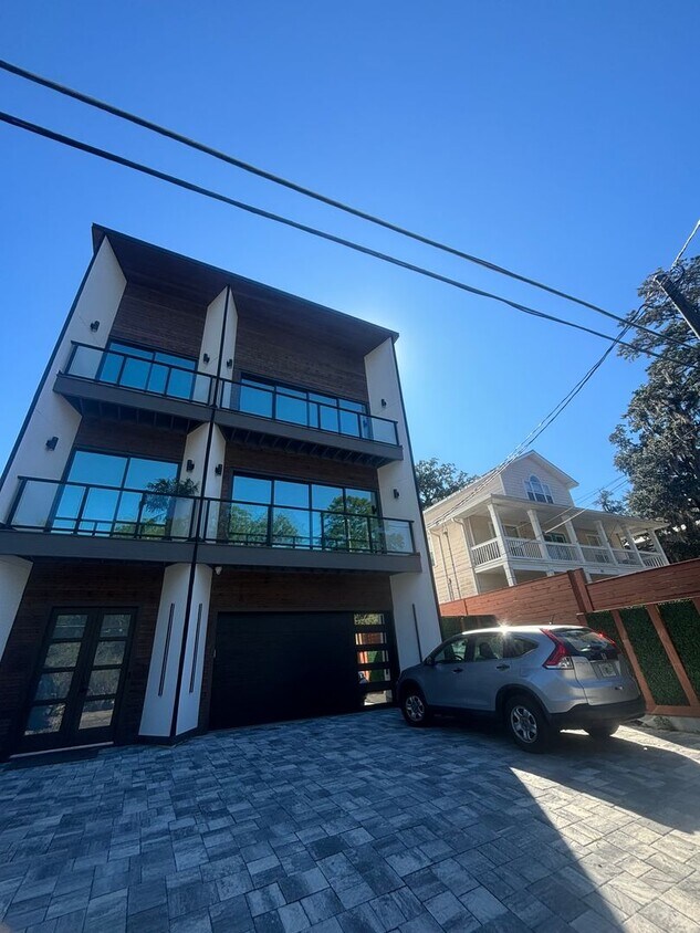 Foto principal - 1Bd/1Ba in the HEART of Midtown! FULLY FUR...