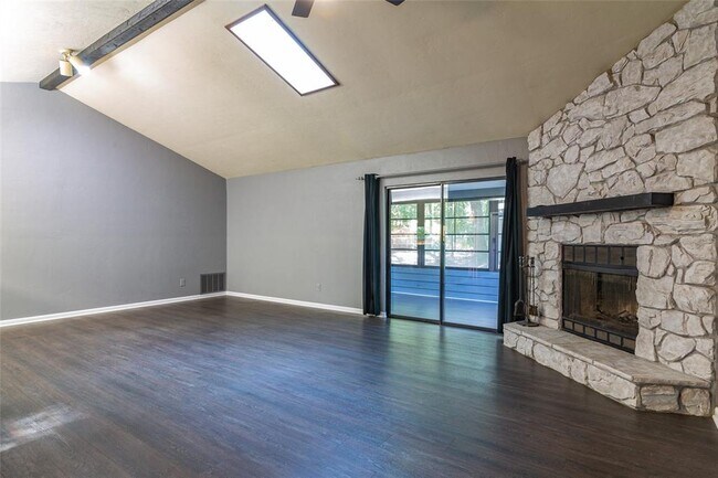Building Photo - 3715 NW 53rd Ter