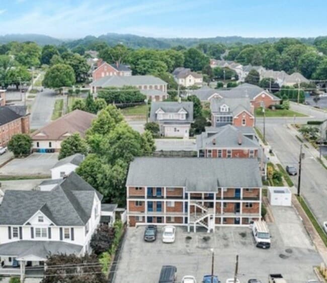 Building Photo - 3rd,SW,1401